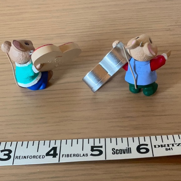 1998 Hallmark Keepsake Ornaments - Friend of my heart mice - Picture 2 of 3